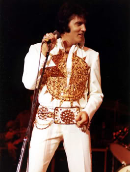 http://www.elvisconcerts.com/jumpsuits/pictures/1974-25.jpg