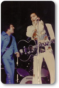 http://www.elvisconcerts.com/pictures/thumbs/tb_s74100613.jpg