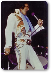 http://www.elvisconcerts.com/pictures/thumbs/tb_s74100616.jpg