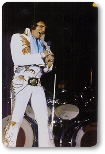 http://www.elvisconcerts.com/pictures/thumbs/tb_s74100618.jpg