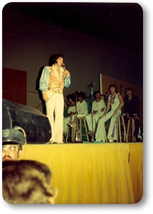 http://www.elvisconcerts.com/pictures/thumbs/tb_s76060102.jpg