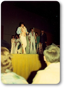 http://www.elvisconcerts.com/pictures/thumbs/tb_s76060104.jpg