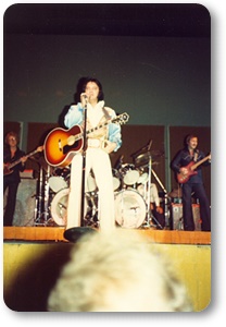 http://www.elvisconcerts.com/pictures/thumbs/tb_s76060105.jpg