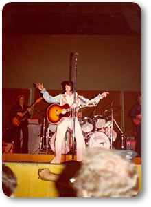 http://www.elvisconcerts.com/pictures/thumbs/tb_s76060106.jpg