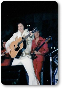 http://www.elvisconcerts.com/pictures/thumbs/tb_s77060103.jpg