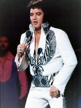 http://www.elvisconcerts.com/jumpsuits/pictures/1975-11.jpg